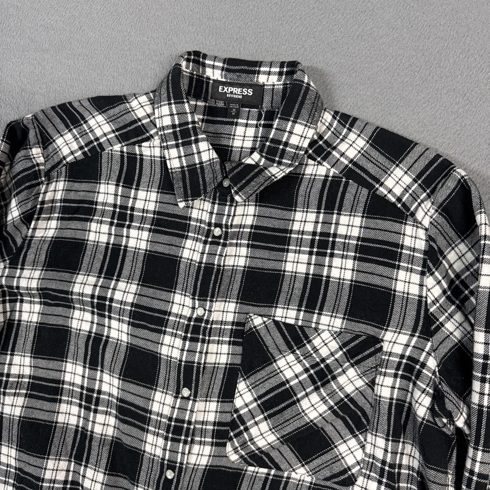 Express Shirt Womens Medium Black White Plaid Boyfriend Flannel Long Sleeve
